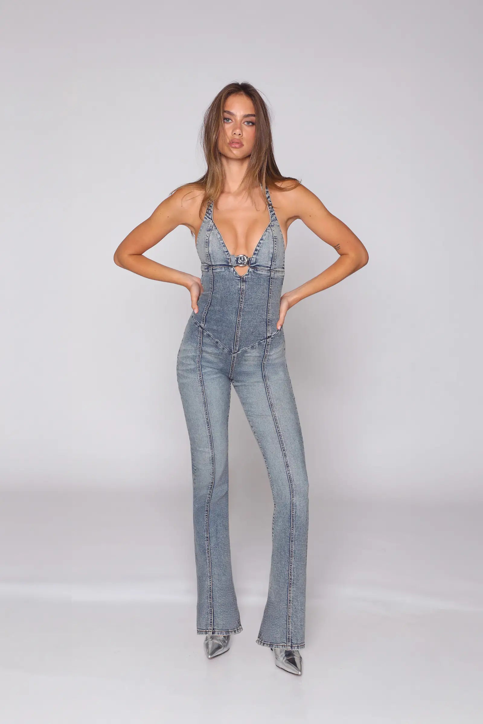 Jeansowy kombinezon w stylu utility